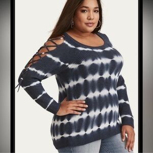 Like New Torrid Summer Knit Blue & white Tie Dye Lace up Sleeve Sweater size 4X
